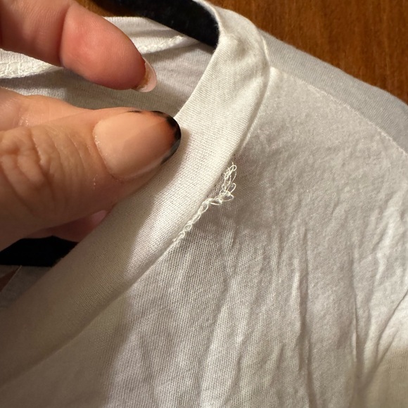 Forever 21 Women’s Graphic Tee - Size Large - Picture 4 of 4